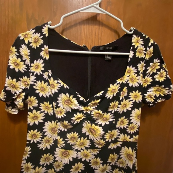 Forever 21 Sunflower Dress or Blouse - Picture 3 of 4